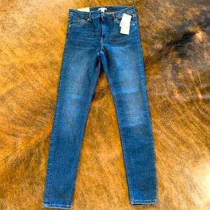 H&M Body Shaping Skinny Jean